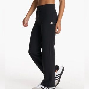 Vuori Daily Wide leg leggings in Small short 29” inseam new with tags